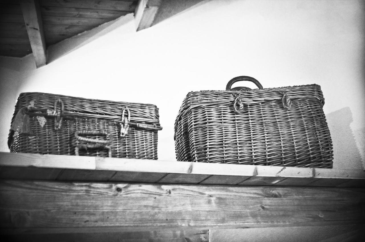 Dè Ajala - B&B de Charme Laconi Bagian luar foto