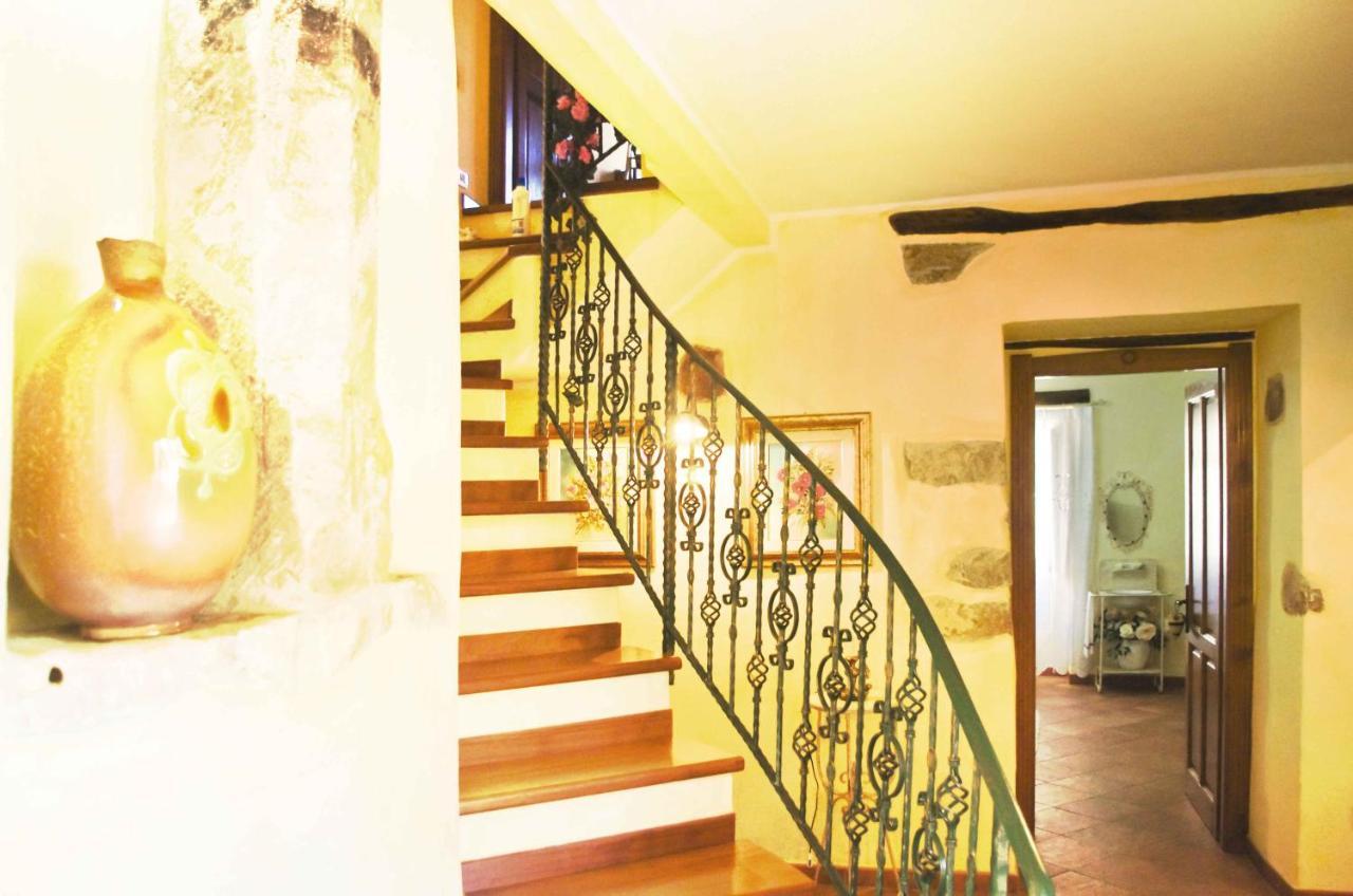 Dè Ajala - B&B de Charme Laconi Bagian luar foto