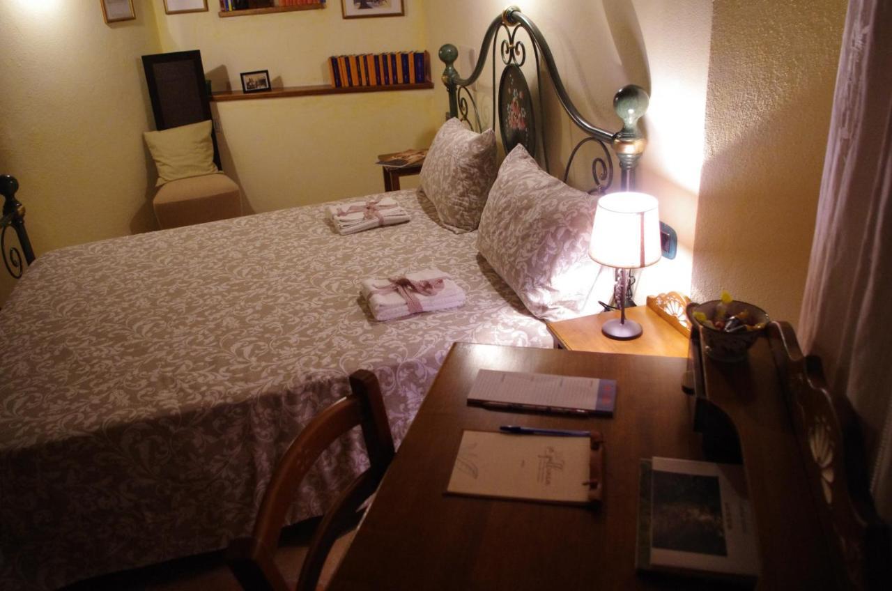 Dè Ajala - B&B de Charme Laconi Bagian luar foto