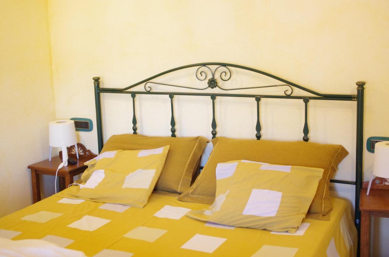Dè Ajala - B&B de Charme Laconi Bagian luar foto