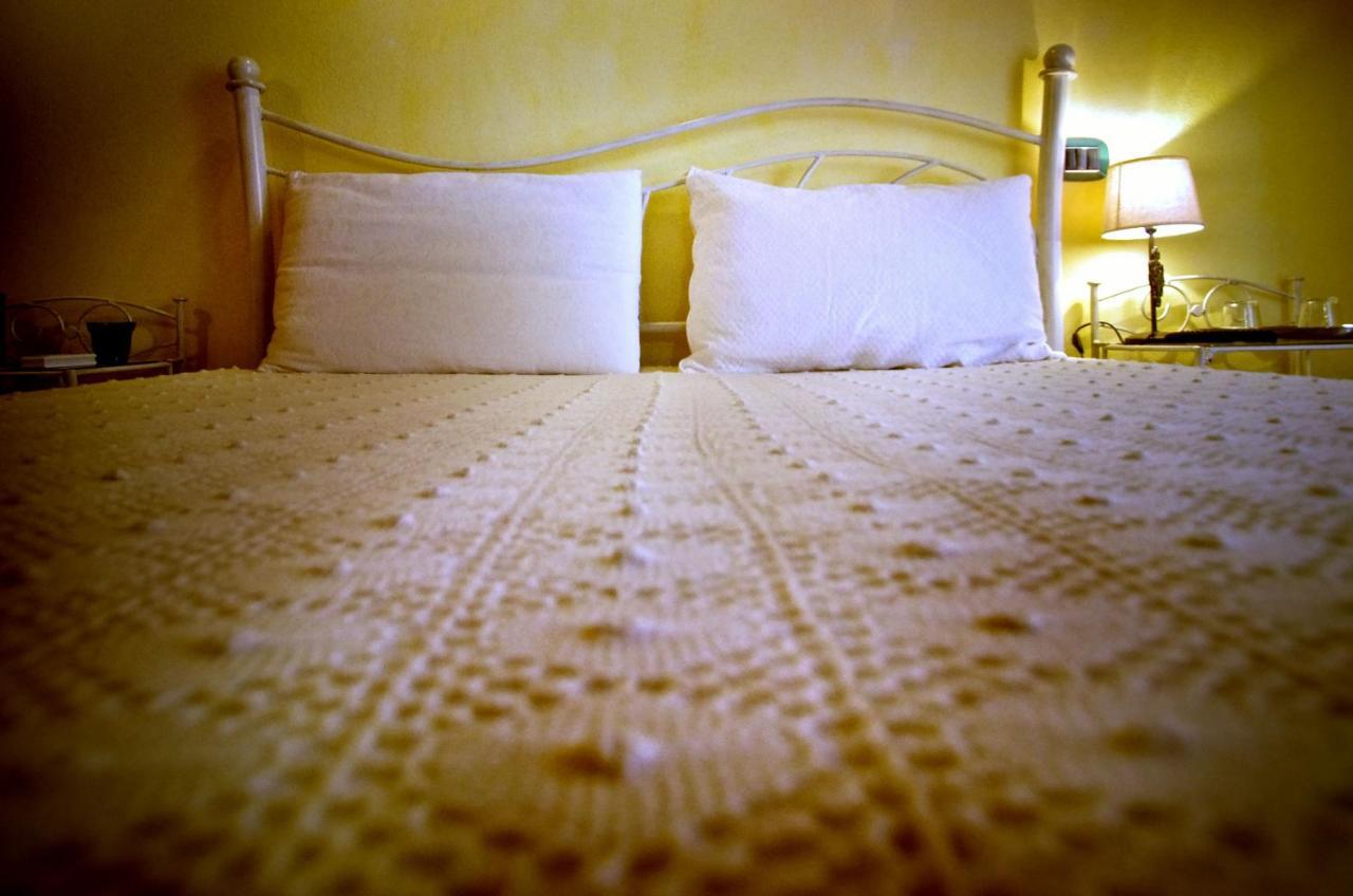 Dè Ajala - B&B de Charme Laconi Bagian luar foto